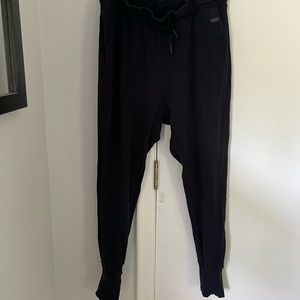 Black Gymshark joggers